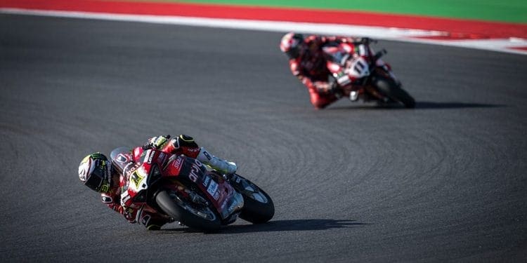 ‘Consegui apanhar o Toprak Razgatlioglu pela primeira vez esta época’ – Álvaro Bautista