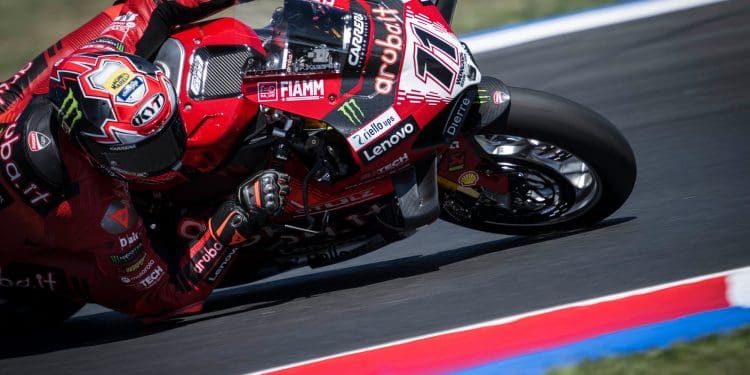 Nicolò Bulega cheio de elogios para Toprak Razgatlioglu: ‘Estava noutro nível em Misano; A BMW melhorou muito e ele é um grande campeão’