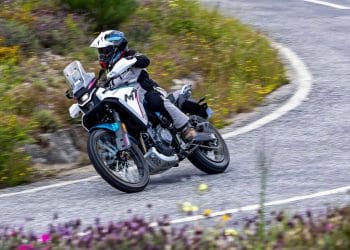 Ensaio: CFMOTO 450MT, aventura fácil por pouco