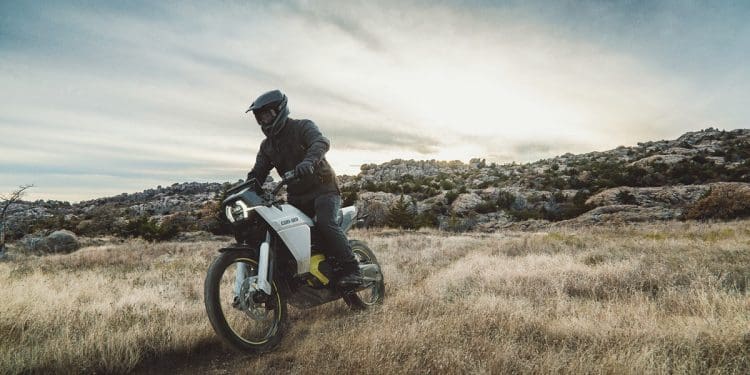 Vídeo: Can-Am leva ao extremo a sua nova motos elétrica