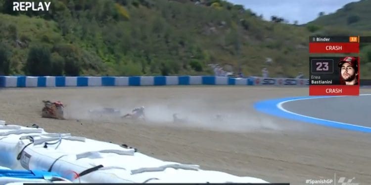 Vídeos: Caos instalado em Jerez com quatro quedas em poucos segundos