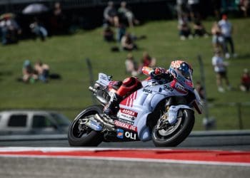 Dani Pedrosa revela possível limitação de Marc Márquez com o braço: ‘Não tem tanta força’