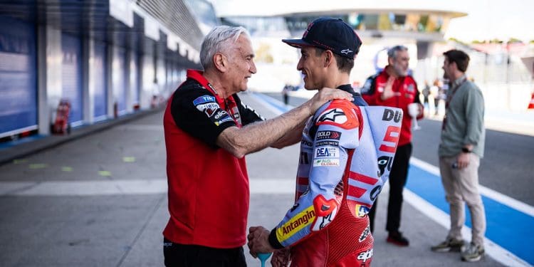Vídeo: Bastidores do pódio de Marc Márquez mostram o bom relacionamento com a Ducati