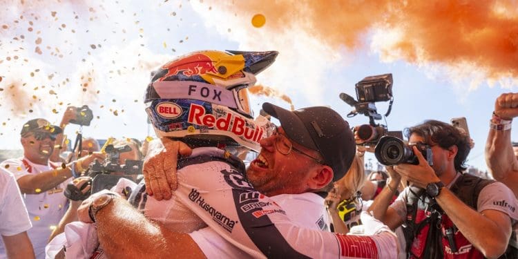 Kay de Wolf sagra-se campeão do mundo de MX2, em dia onde Lucas Coenen conseguiu dupla vitória em Cózar