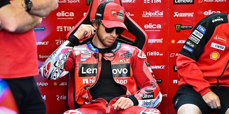 Enea Bastianini não quis esperar pela Aprilia, assinou pela GASGAS Tech3 e pode já estar… arrependido, crê Neil Hodgson: ‘Ele panicou’