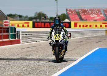 VÍDEO: Primeira corrida da história do Mundial Feminino acabou mais cedo devido a grave acidente