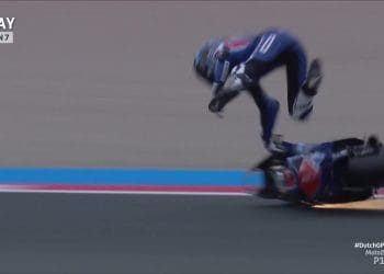 Vídeo: Joe Roberts sofreu queda violenta no treino 1 de Moto2 em Assen
