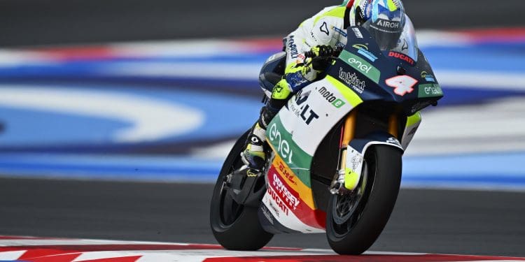 Héctor Garzó é campeão do mundo do MotoE! Mattia Casadei venceu em Misano mas «serviços mínimos» foram suficientes para o campeão