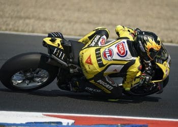 Andrea Iannone bateu Pecco Bagnaia para selar pole position na Race of Champions; Marc Márquez em sexto