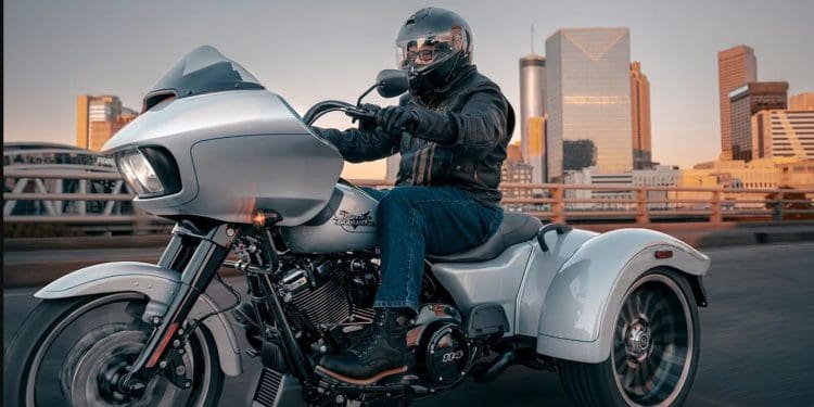 Harley-Davidson Road Glide 3 de 2024: desempenho robusto e conforto ao mais alto nível