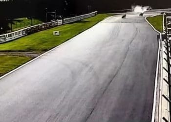 Vídeo: Forte acidente nos testes do BSB levou Peter Hickman ao centro médico