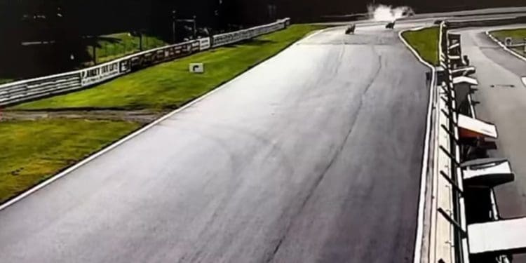 Vídeo: Forte acidente nos testes do BSB levou Peter Hickman ao centro médico