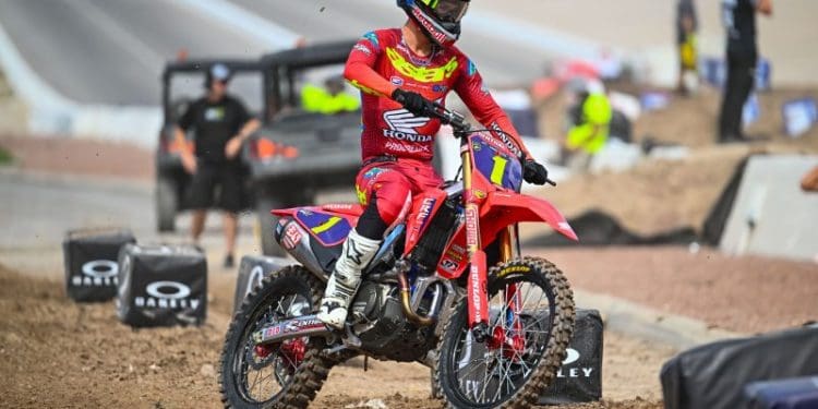 Conheça a Honda CRF450RWE, que levou Jett Lawrence à renovação do título Mundial de SuperMotocross