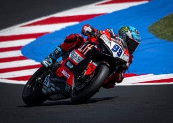 Yari Montella dominou, mas Adrián Huertas triunfou no final da corrida 1 do WSSP em Misano