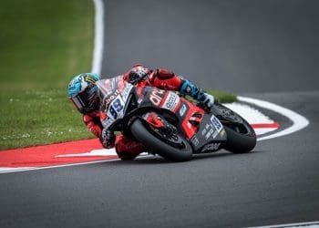 Adrián Huertas dominou corrida 1 do WSSP em Donington Park