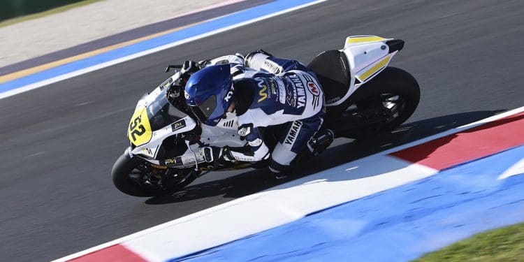 Mais um acidente forte no WorldWCR; Jessica Howden transportada ao hospital