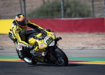 Iannone estreia-se a vencer no WSBK e Razgatlioglu é mais líder; Bulega abandonou na volta de Warm Up após problemas técnicos