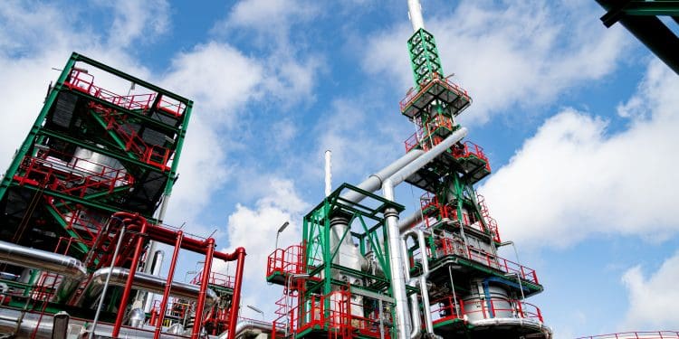 Repsol lança primeira fábrica de combustíveis renováveis na Península Ibérica