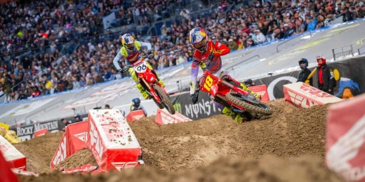 Jett Lawrence venceu em Denver, após bater irmão e está a apenas cinco pontos do título da AMA 450SX: ‘Esses pontos extra…’