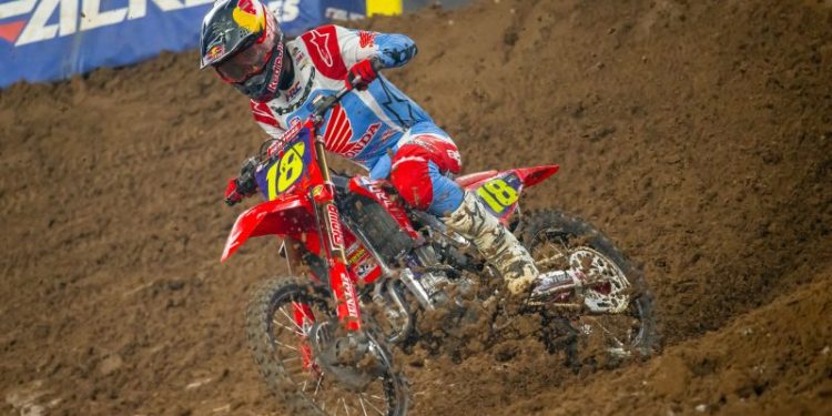 Ser paciente ajudou Jett Lawrence a assumir a liderança no AMA 450SX em Glendale: ‘Entrar na corrida com a atitude de ser paciente ajudou-me’