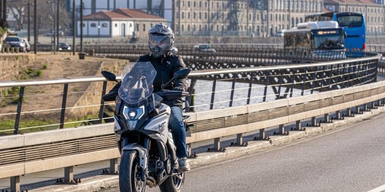 CFMOTO 700MT – A moto de todos os dias