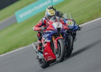 Vídeo: De cortar a respiração, um final épico do BSB na batalha feroz entre Kyle Ryde e Tommy Bridewell até à última volta pelo título