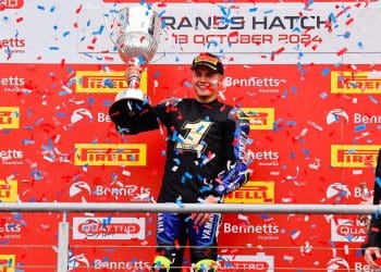 Kyle Ryde conquista BSB por um ponto após duelo épico com Bridewell em Brands Hatch