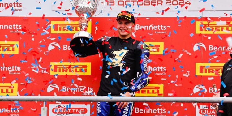 Kyle Ryde conquista BSB por um ponto após duelo épico com Bridewell em Brands Hatch
