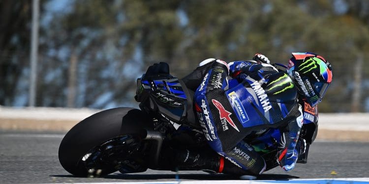 Nova carenagem e novo quadro aquém das expectativas de Álex Rins