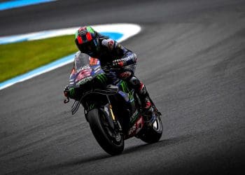 Motor V4 da Yamaha ‘talvez’ chegue a meio da próxima época, diz Álex Rins