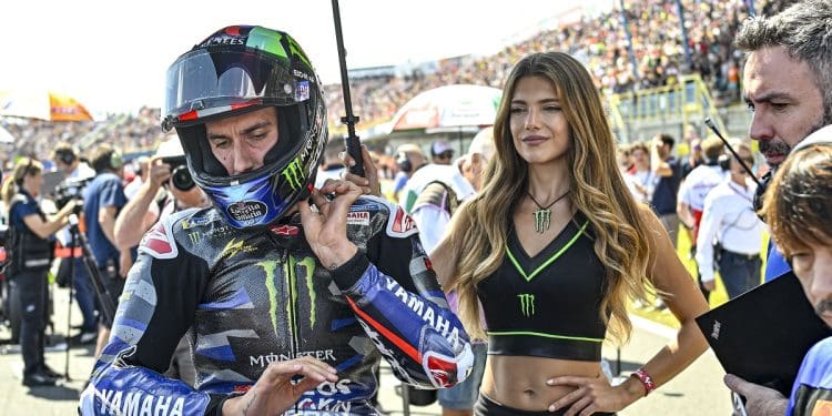‘Quando comecei no MotoGP, tinhas de controlar muito os pneus; agora com a eletrónica…’ – Álex Rins