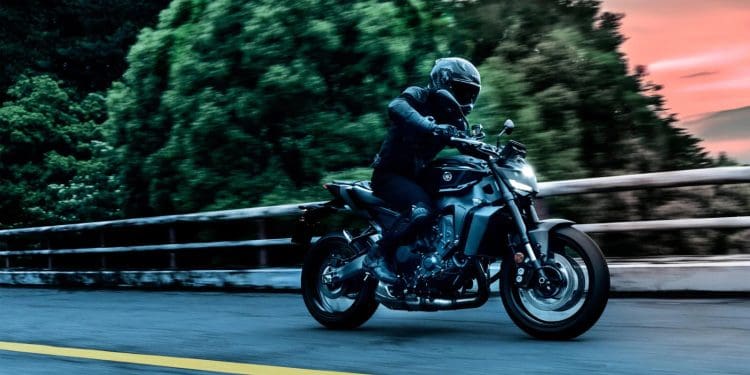Yamaha traz novidades com a nova MT-09 Y-AMT