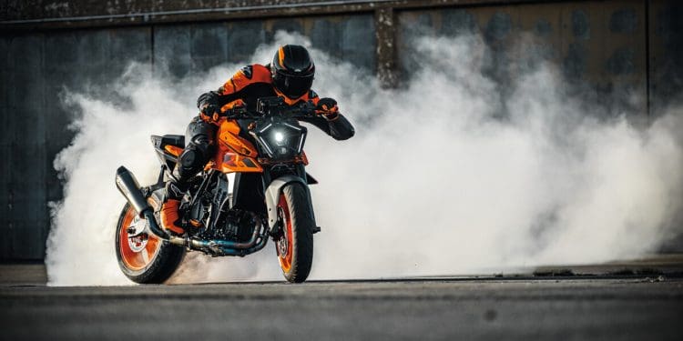KTM com forte ofensiva de novos modelos e produtos no próximo mês