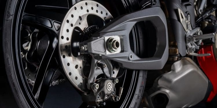 A nova Ducati Panigale V4 dissecada: Sinta-se um profissional com o inovador sistema Race eCBS
