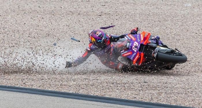Vídeo: Uma das quedas mais importantes até momento em 2024: Martín caiu em Sachsenring e «deu» liderança a Bagnaia