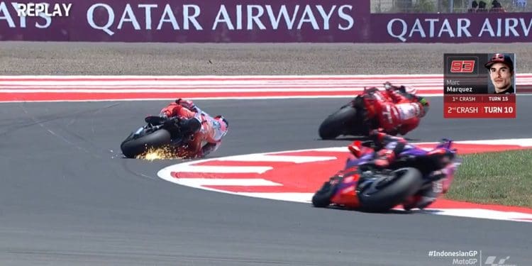 Vídeos: Um mal nunca vem só: duas quedas atiram Marc Márquez para 12.º na grelha em Mandalika