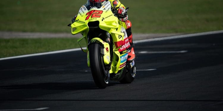 Escolha do pneu macio chegou a assustar Bezzecchi: ‘Quando vi todos com o médio pensei: «Vão-me destruir», mas fiquei calmo e funcionou’