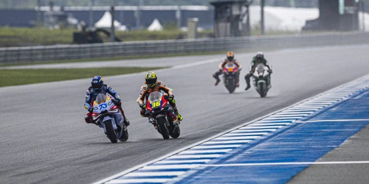 Joan Mir critica penalização dada a Marc Márquez: ‘As pessoas que são pagas para isto, é impossível que não vejam; E eu? Perdi três posições!’