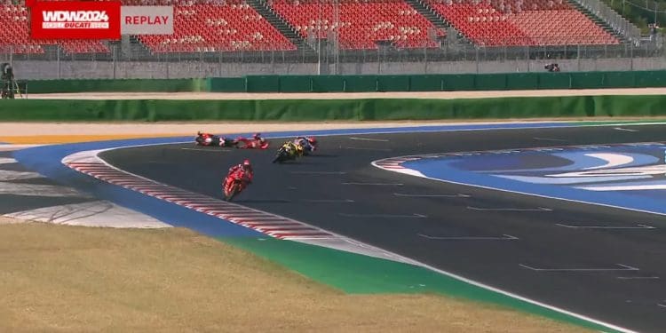 Vídeo: Novas imagens do polémico acidente entre Marc Márquez e Nicolò Bulega