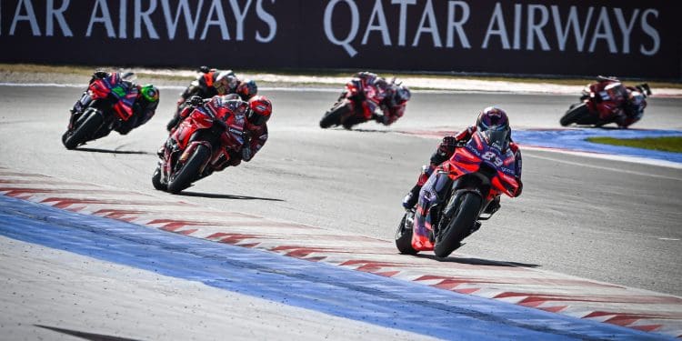 Viñales vê Martín com favoritismo na luta pelo título: ‘Tem mais velocidade, especialmente numa volta, e isso dá uma vantagem grande’