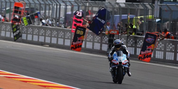 Elevada temperatura de pneus é problema; Pneu duro que a Michelin trouxe não é opção para Miguel Oliveira: ‘Prefiro cair com o médio’