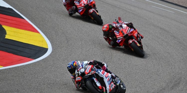 ‘O Oliveira não fez o suficiente para ir para a Aprilia; É fácil perceber o interesse da Yamaha, ele tem alto potencial’ – Michael Laverty