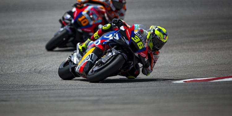 Neil Hodgson acredita que a ‘melhor opção’ de Joan Mir é continuar na Honda, e alerta: ‘É o risco, assinar com eles paralisa a tua carreira’