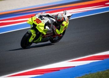 Marco Bezzecchi começou sábado com o melhor tempo em Misano, no FP2