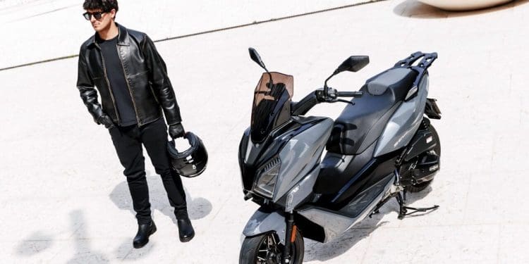 Morbidelli SC125LX, a scooter com tecnologia de ponta e desempenho desportivo