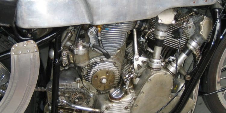 O maior motor monocilíndrico alguma vez produzido numa moto