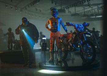 Vídeo: Manuel Lettenbichler ganha vida, com a sua KTM 300 EXC, em estilo «À Noite, no Museu»