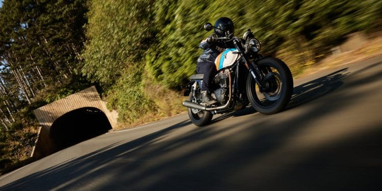 Ao pormenor: Descubra  Triumph Speed Twin 900 (galeria)
