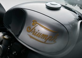 Nova linha Icon Modern Classic, da Triumph, com logótipo Heritage