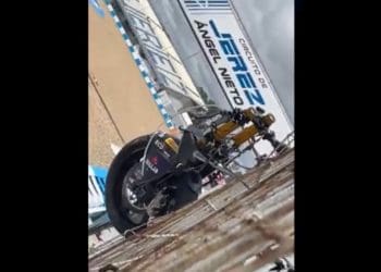Vídeo: O estado assustador em que ficou a moto de Ai Ogura depois de um acidente nos testes de Jerez